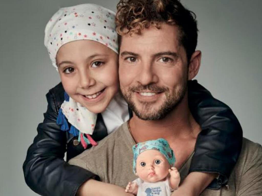 Bisbal y la alcalaína Nayara presentan el nuevo Baby Pelón