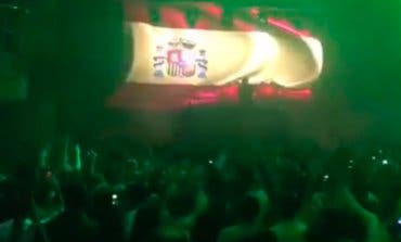 Dos discotecas de Madrid enloquecen con el himno de España