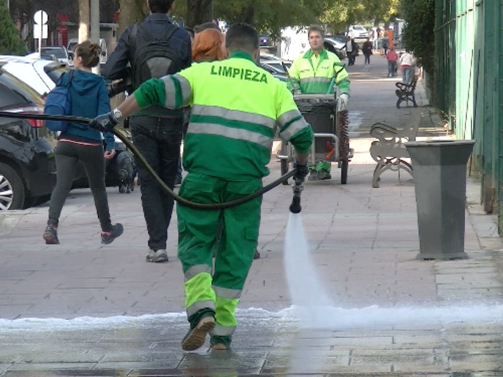 Torrejón inicia la limpieza intensiva de todos sus barrios