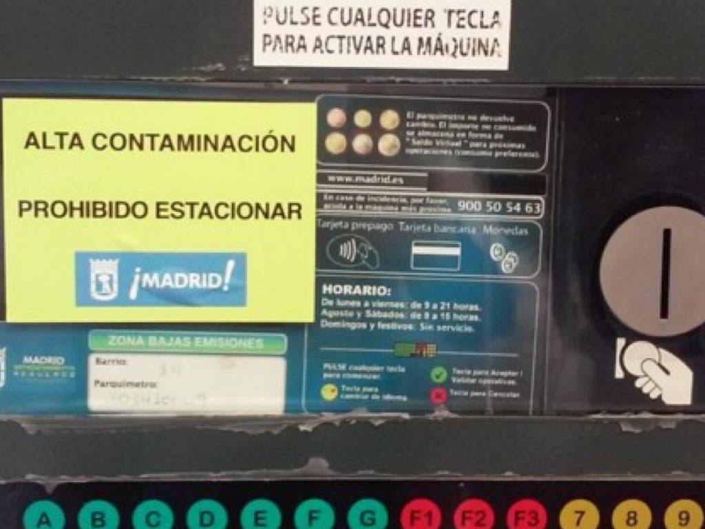 Multas de 90 euros por saltarse el protocolo anticontaminación en Madrid