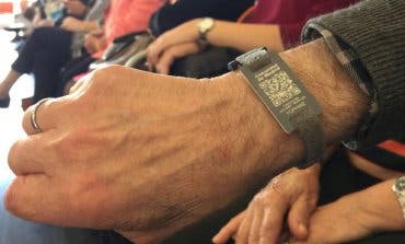 Madrid entrega pulseras de emergencia para personas con Alzheimer
