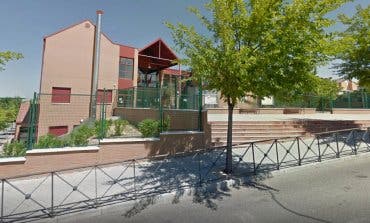 Investigan al conserje de un colegio de Rivas por estafar a varias familias