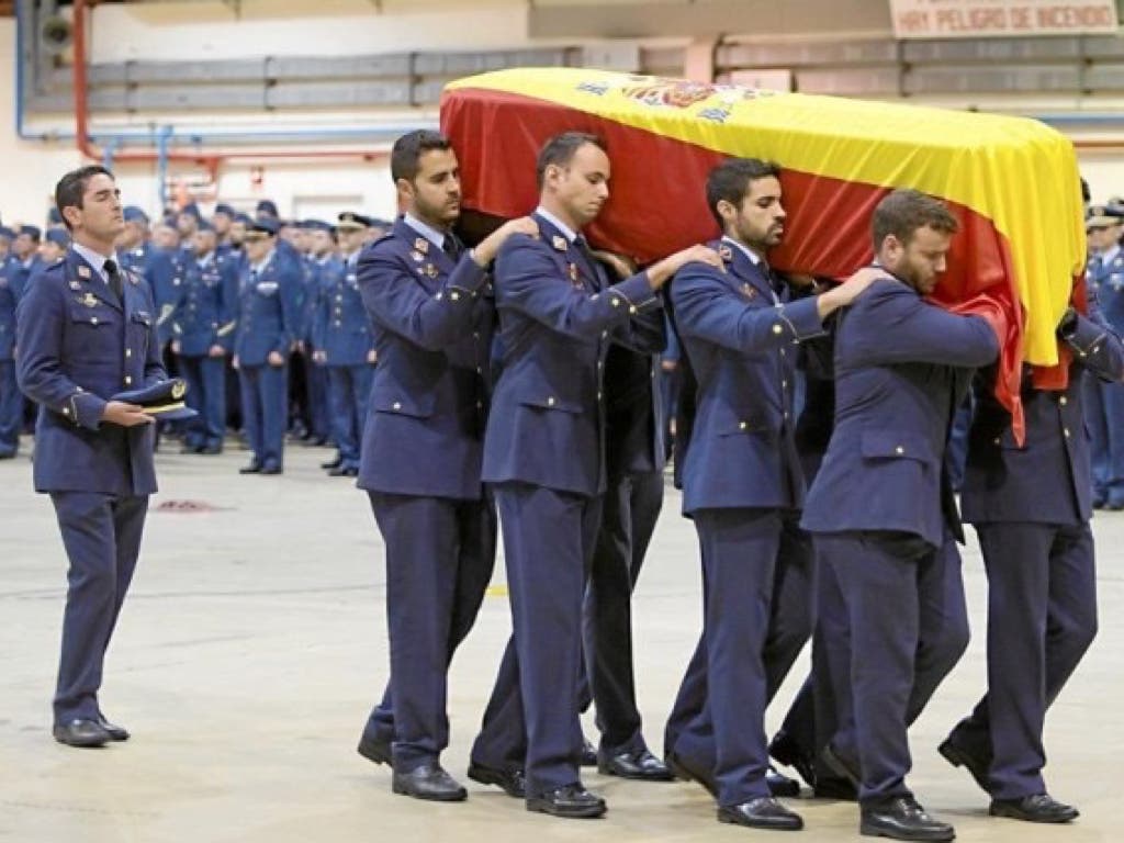 La Base de Torrejón despide al teniente Pérez Serrano