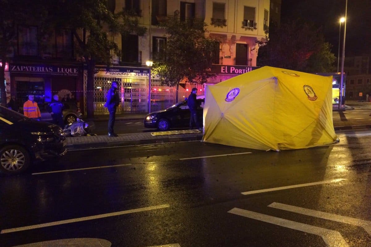 Herido muy grave un joven en un accidente de moto en Madrid