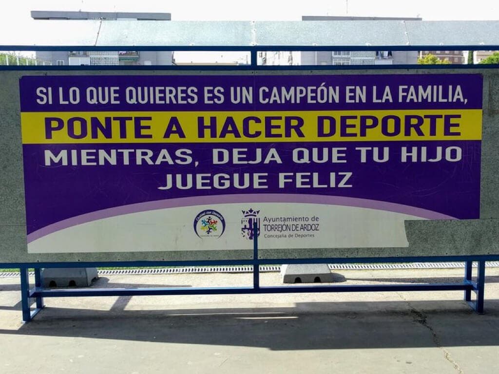 El cartel del Ayuntamiento de Torrejón que arrasa en Internet