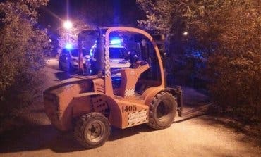 Detenido un menor por conducir un carretilla robada de una obra