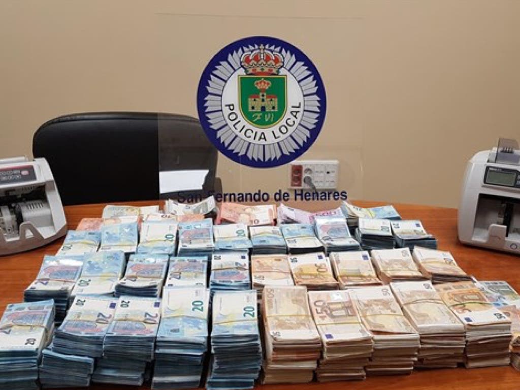 La Policía de San Fernando encuentra 500.000 euros en el maletero de un coche