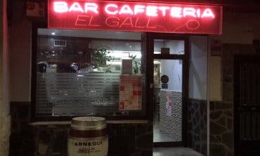 Cierra en Torrejón el bar que hace 25 años fundaron dos policías nacionales