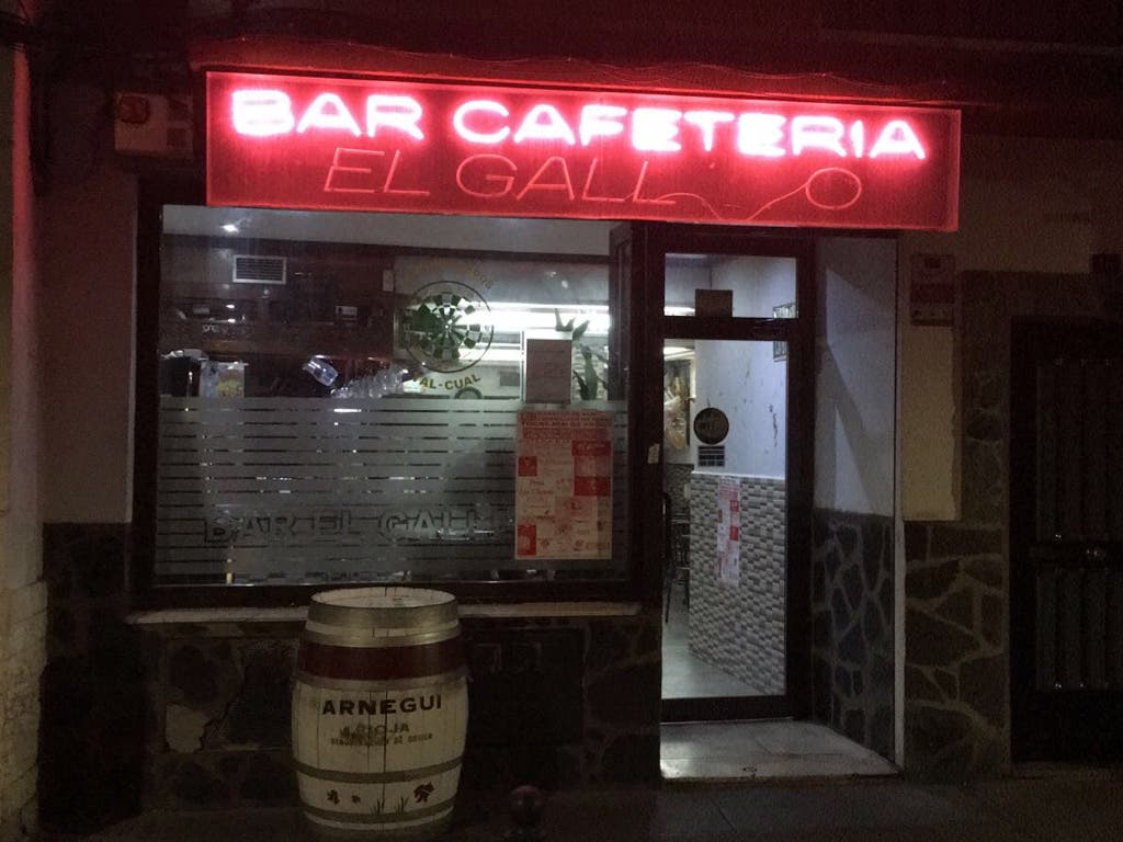 Cierra en Torrejón el bar que hace 25 años fundaron dos policías nacionales