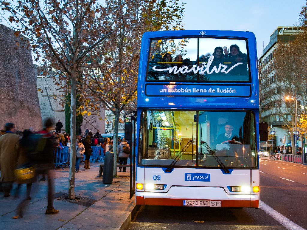 Vuelve el Naviluz, el bus de la Navidad en Madrid