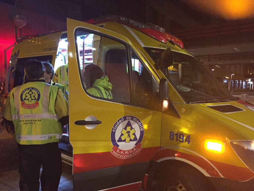 Muere una mujer de 42 años en un incendio declarado bajo un puente en Madrid