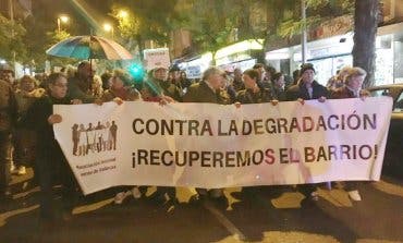 Los vecinos de Vallecas protestan contra la delincuencia en el barrio