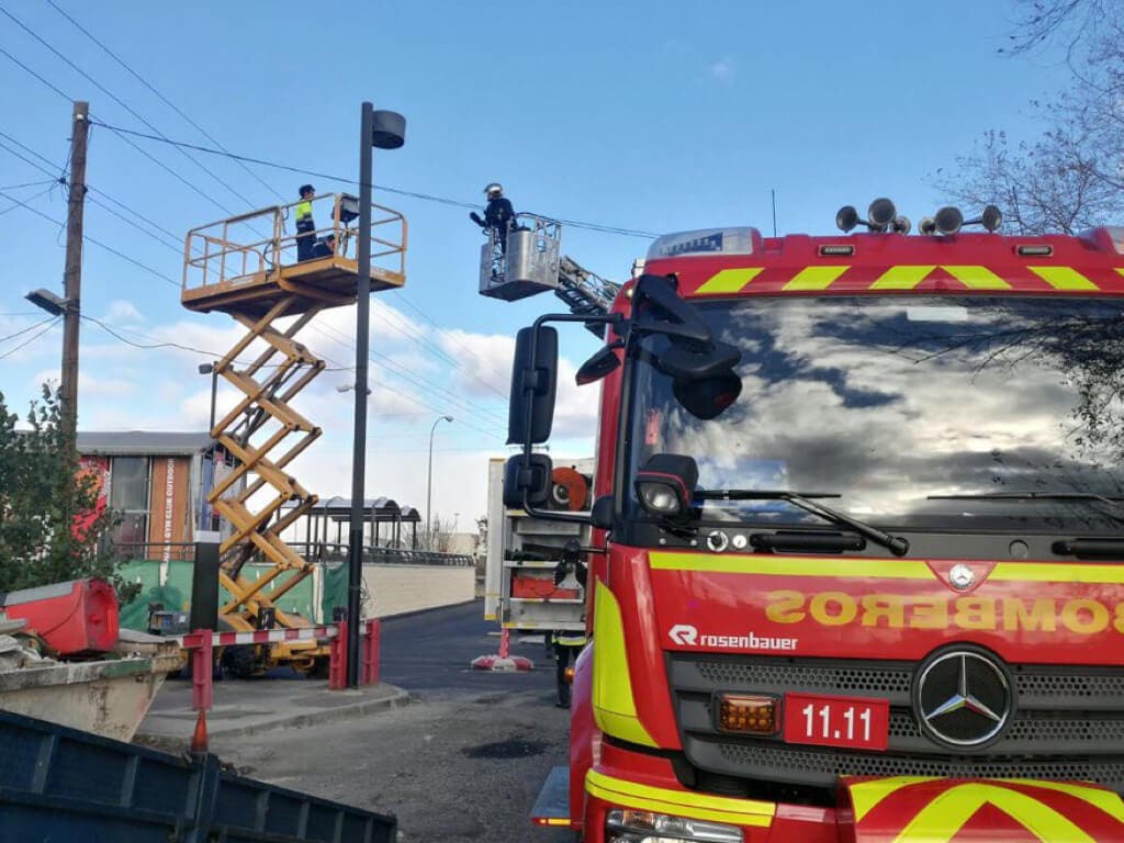 Herido grave en Algete al sufrir una descarga eléctrica cuando reparaba una farola