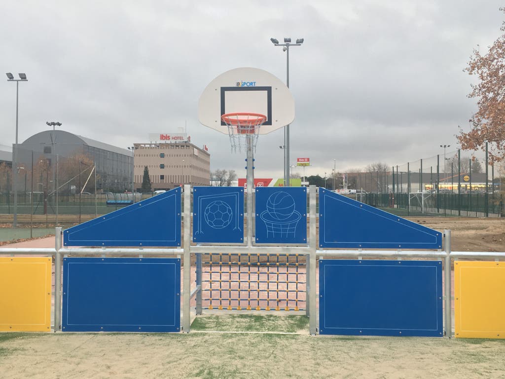 El Juncal, de Alcalá de Henares, estrena zona de deporte infantil