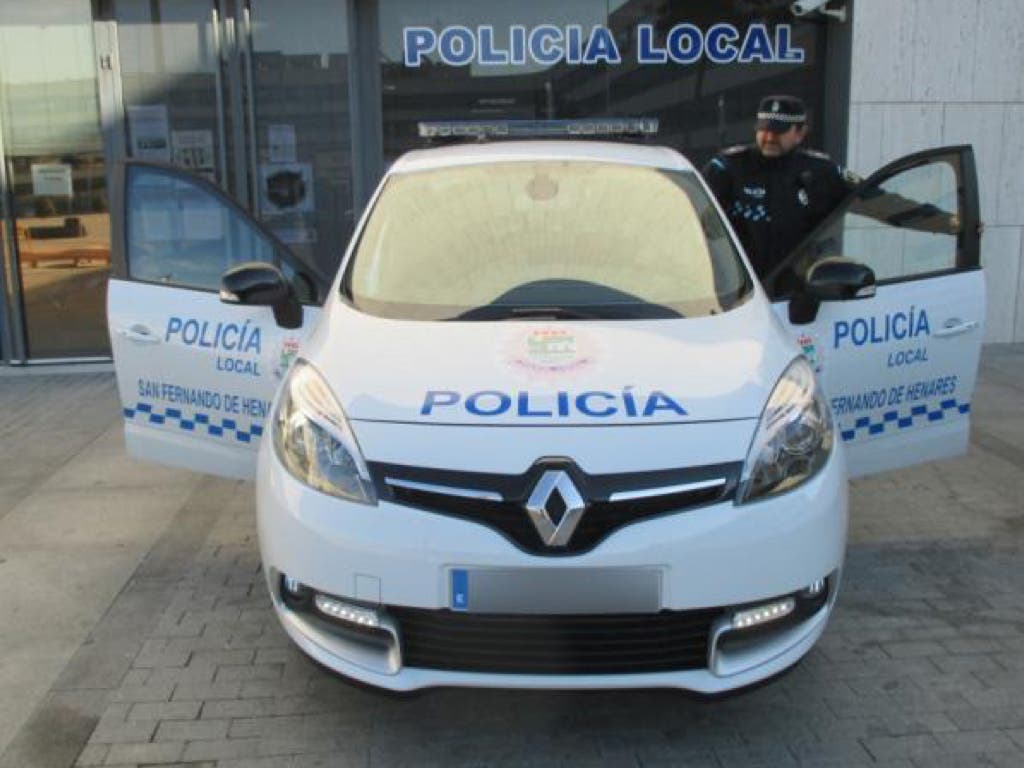 Un conductor ebrio irrumpe a gran velocidad en una zona peatonal de San Fernando de Henares