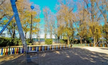 Torrejón instala una tirolina en el Parque Veredillas