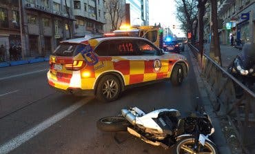 Muere un motorista tras sufrir un accidente en la calle Alcalá