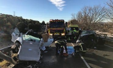 Cuatro heridos, uno muy grave, en un brutal accidente en la M-601