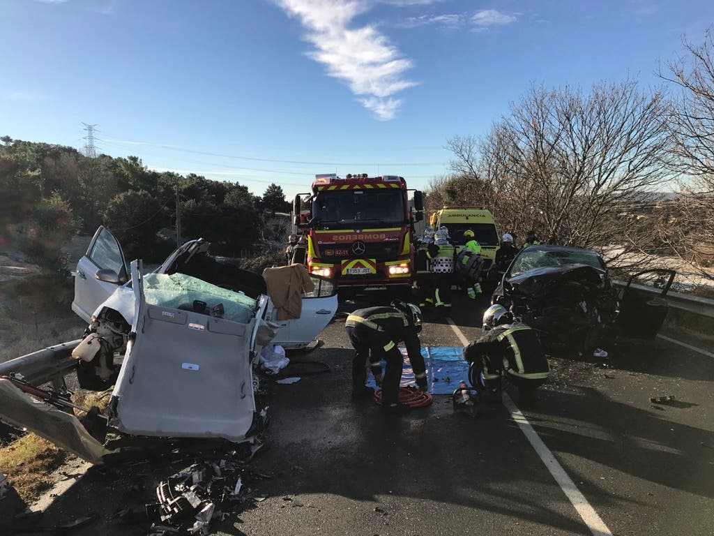 Cuatro heridos, uno muy grave, en un brutal accidente en la M-601