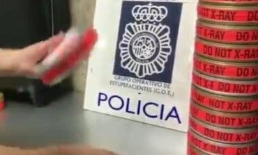 Así pretendía meter en España 3,5 kilos de coca un hombre detenido en Barajas