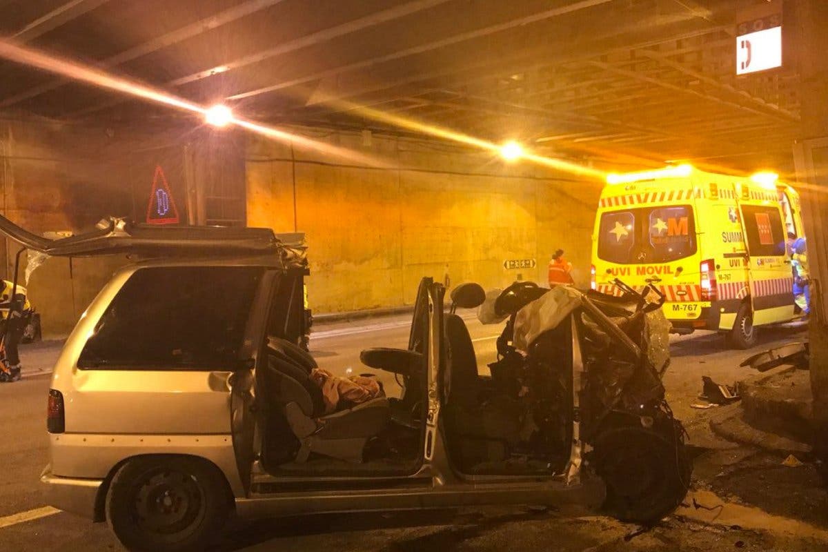 Herido grave al estrellarse contra el muro del túnel de Guadarrama