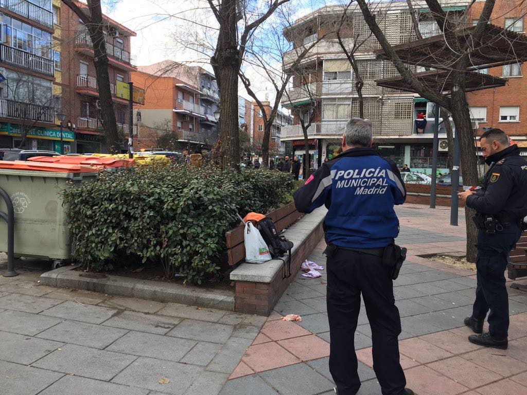 Detenido un joven por apuñalar tres veces a un hombre en Madrid