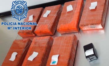 Seis detenidos por meter cocaína en maletas de mano en Barajas