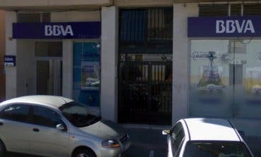 Atracan a punta de pistola una sucursal del BBVA en Villalbilla