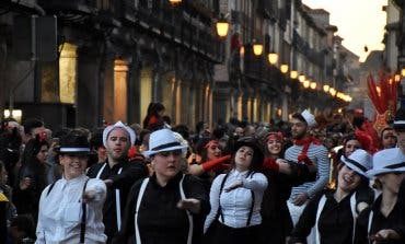 Alcalá celebra el Carnaval con baile, pasacalles y fuegos artificiales