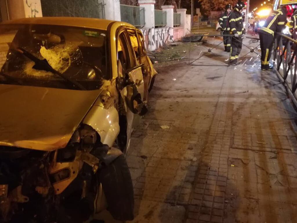 Cinco jóvenes heridos en un aparatoso accidente en la A-5