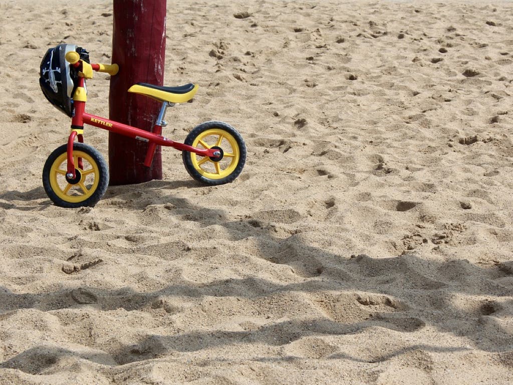 Alertan de la presencia de una nueva bacteria en los parques infantiles de Madrid