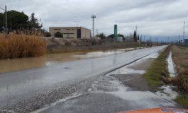 La lluvia obliga a cortar la carretera que une Vicálvaro y Coslada