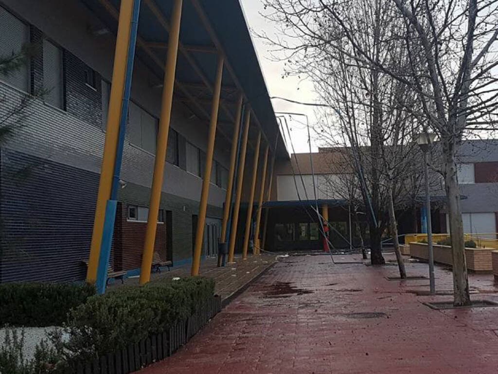 Un colegio de Villalbilla suspende las clases por los destrozos del temporal