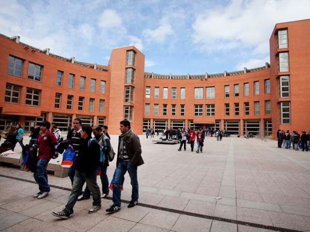 La Universidad de Alcalá celebra una feria de empleo para ingenieros