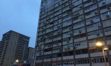Desalojadas más de 150 viviendas tras un aparatoso incendio en Madrid