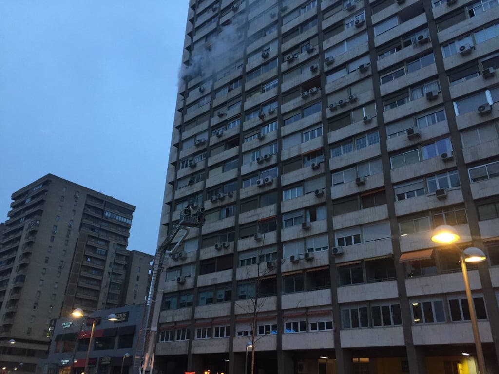 Desalojadas más de 150 viviendas tras un aparatoso incendio en Madrid