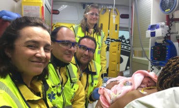 Una mujer da a luz a su primer hijo en el arcén de la M-30