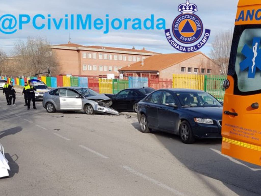 Aparatoso accidente de tráfico en Mejorada del Campo