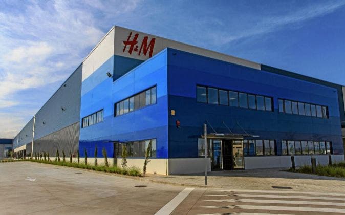 Primera jornada de huelga en el almacén de H&M en Torrejón