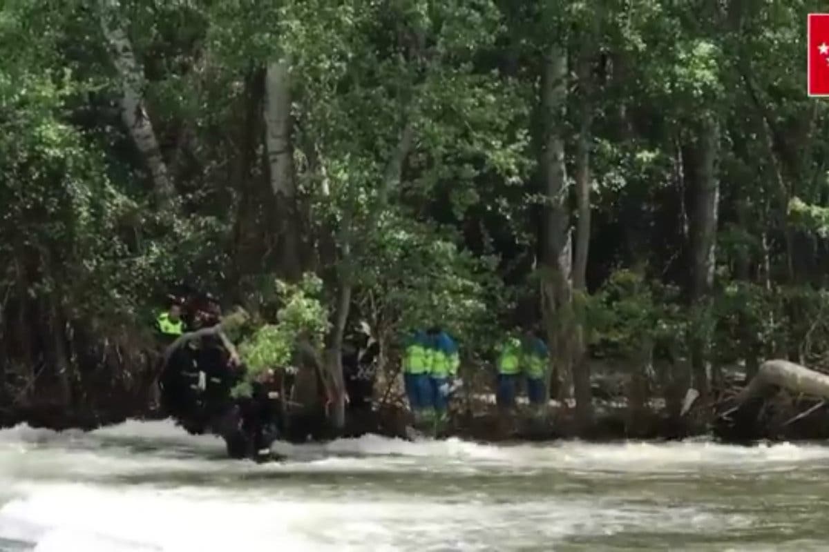 Otros dos menores rescatados en el río Henares por los Bomberos