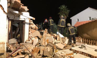 Hallan viva a una anciana tras más de siete horas bajo los escombros 