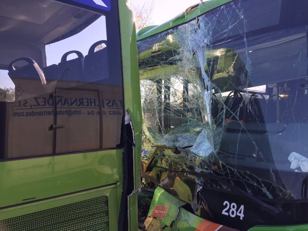 Varios heridos tras chocar dos autobuses en la A-6