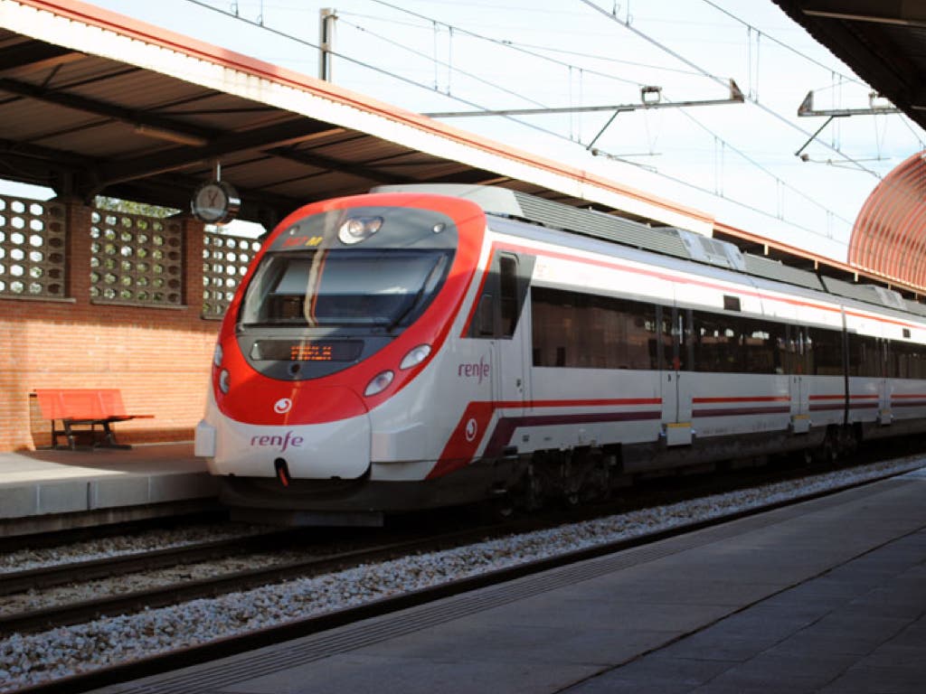 Cercanías restablece el servicio en todas las líneas y Metro seguirá abierto 24 horas