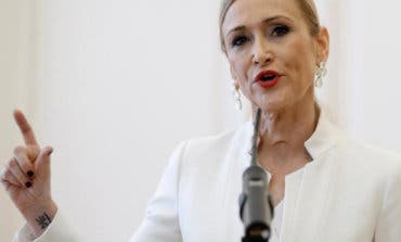 Cifuentes deja su acta de diputada y se retira de la política