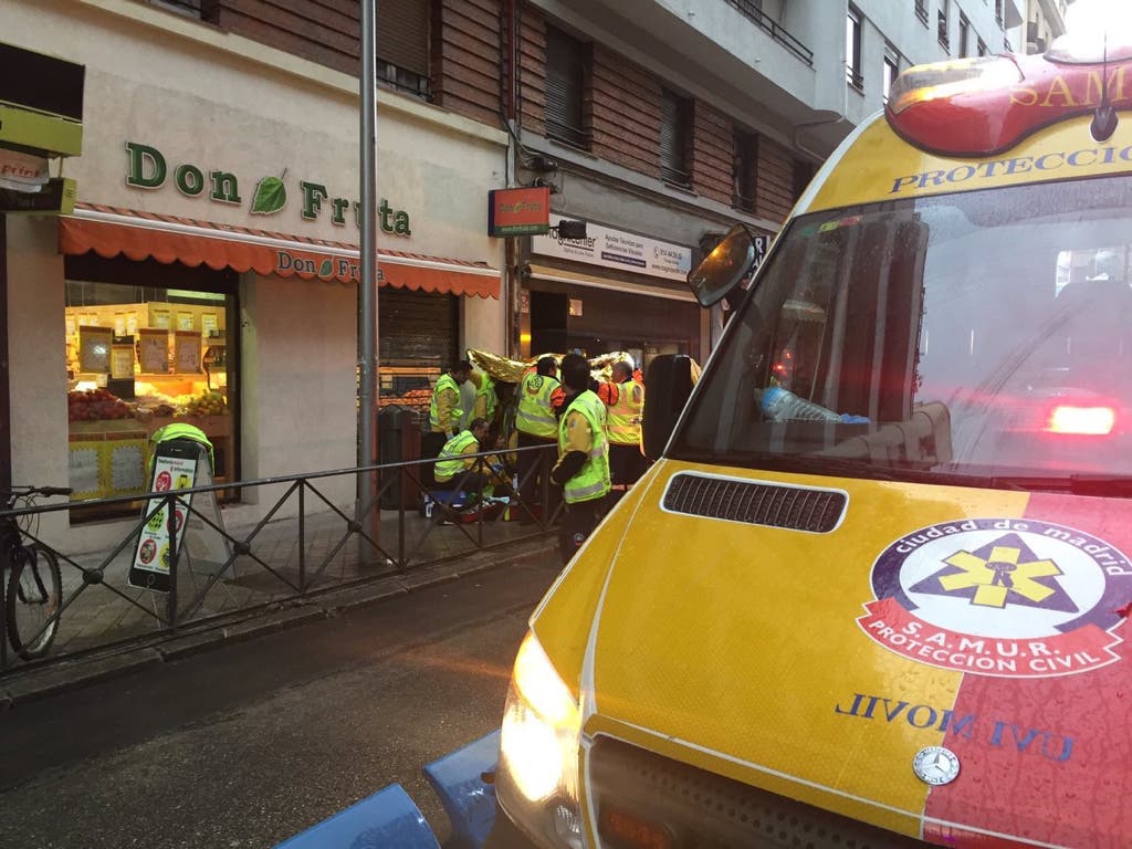 Asesinan a un hombre de un tiro en la cabeza en plena calle en Madrid