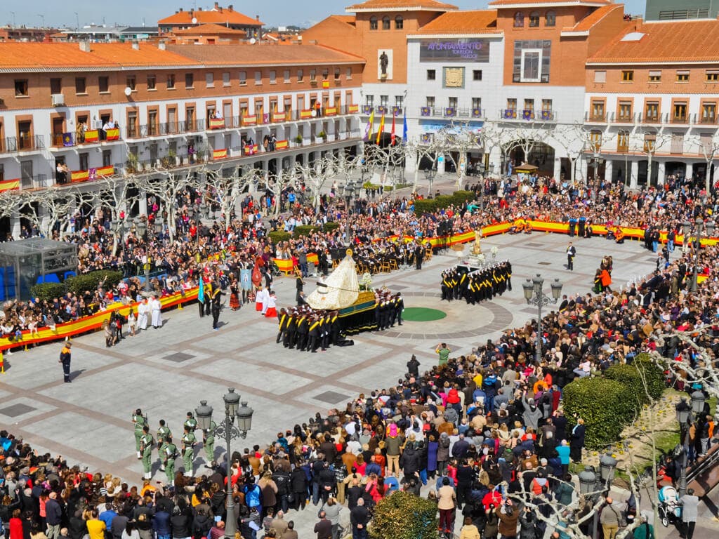 Domingo de Resurrección en Alcalá, Torrejón y Guadalajara, en imágenes