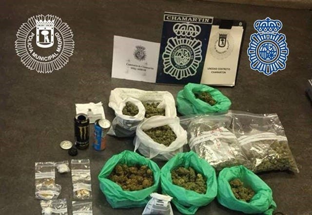 Tres detenidos y 1,5 kilos de hachís y marihuana requisados en un club de fumadores