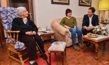 Torrejón ofrece compañía a las personas mayores que vivan solas