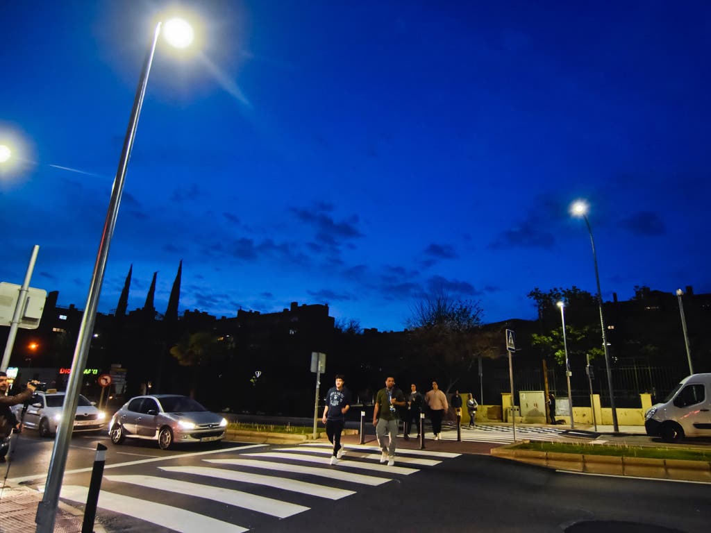 Torrejón ilumina los pasos de peatones para mejorar la seguridad vial 