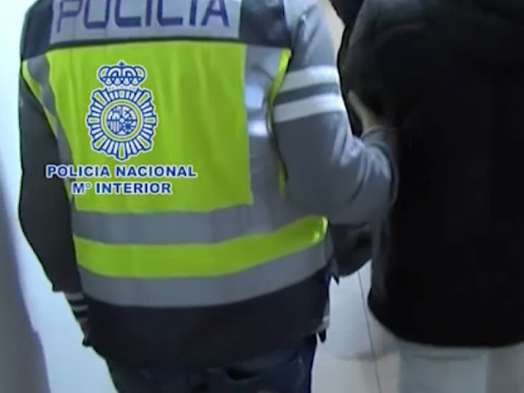 Varios detenidos en Madrid de una red que suplantaba identidades en los exámenes de conducir 